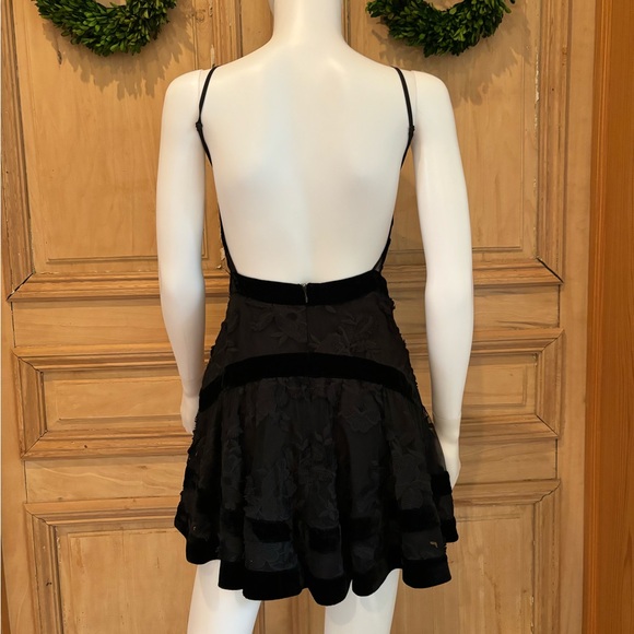 NBD BLACK VELVET dress - Picture 3 of 3